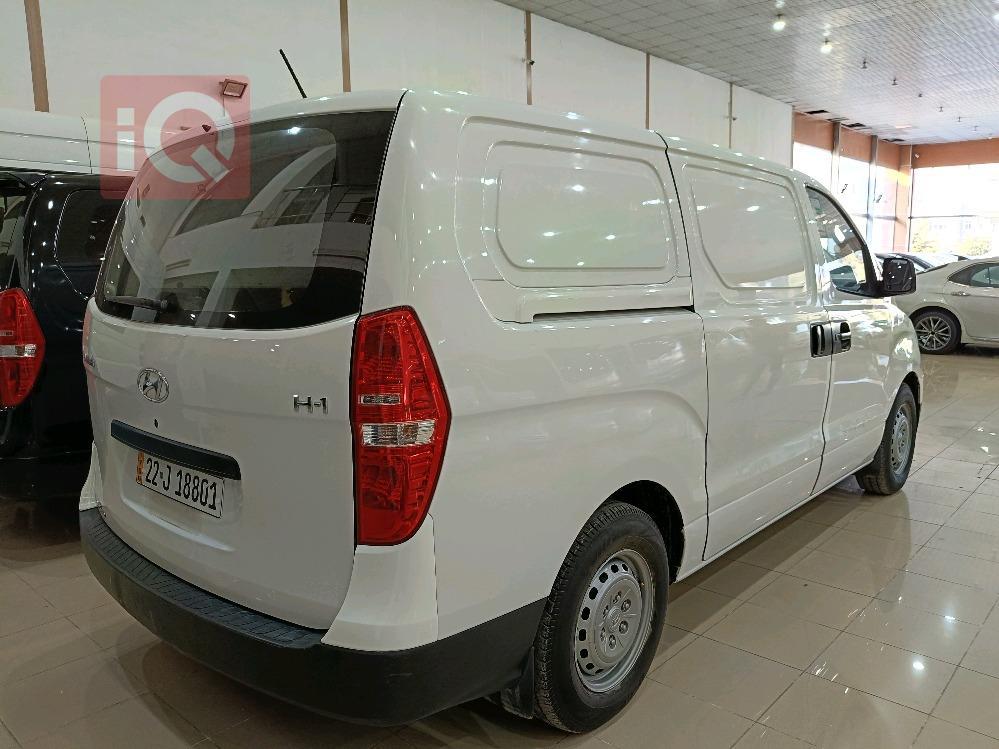 Hyundai H-1